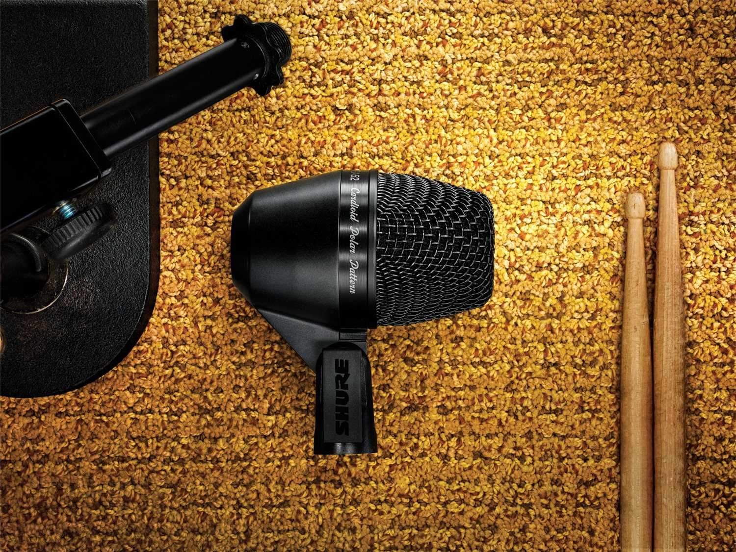 Shure PGA52-LC Dynamic Kick Drum Microphone - Cable-Free for Powerful Bass Recording