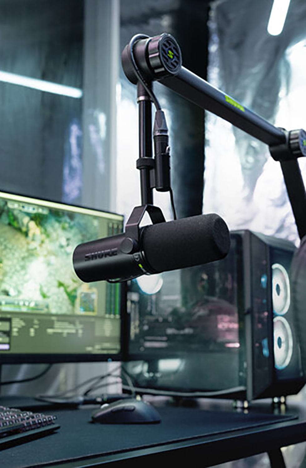Shure SM7DB: The Ultimate Dynamic Vocal Microphone with Built-in Preamp
