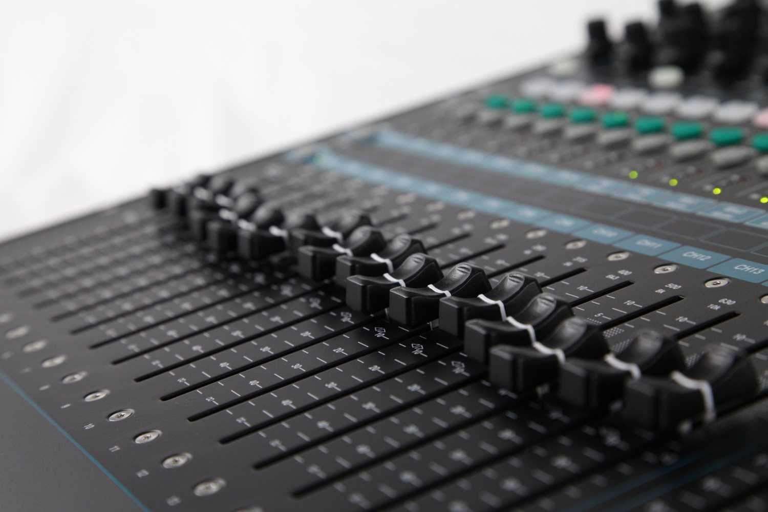 Allen & Heath QU-16 Chrome: The Ultimate 16-Ch Digital Mixer